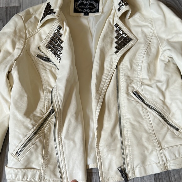 Cream Biker Cropped Jacket - Picture 3 of 9